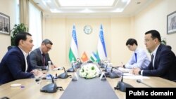 Умбриэль Темиралиев (солдо) менен Лазиз Кудратовдун жолугушуусу. 