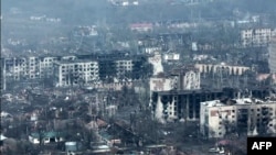 На початку березня Верещук казала про орієнтовно 40 дітей, що залишалися в Бахмуті, нині – приблизно 10