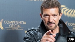 Испанският актьор на премиерата на филма „Официален конкурс“ в кино Capitol в Мадрид на 21 февруари 2022 г.