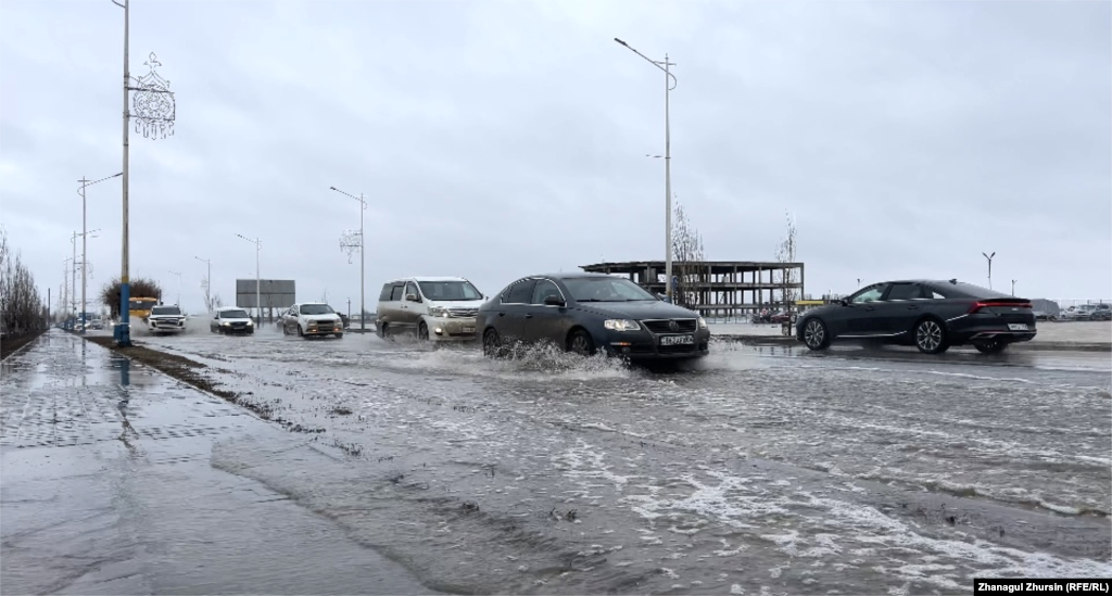 Жума күнү кечинде элди эвакуация кылуу иши башталган. Жашоочулардын көбү мектепке жайгаштырылган. 