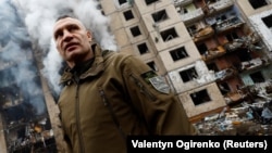 Kyiv Mayor Vitali Klitschko visits the site of a Russian missile strike in Kyiv. (file photo)