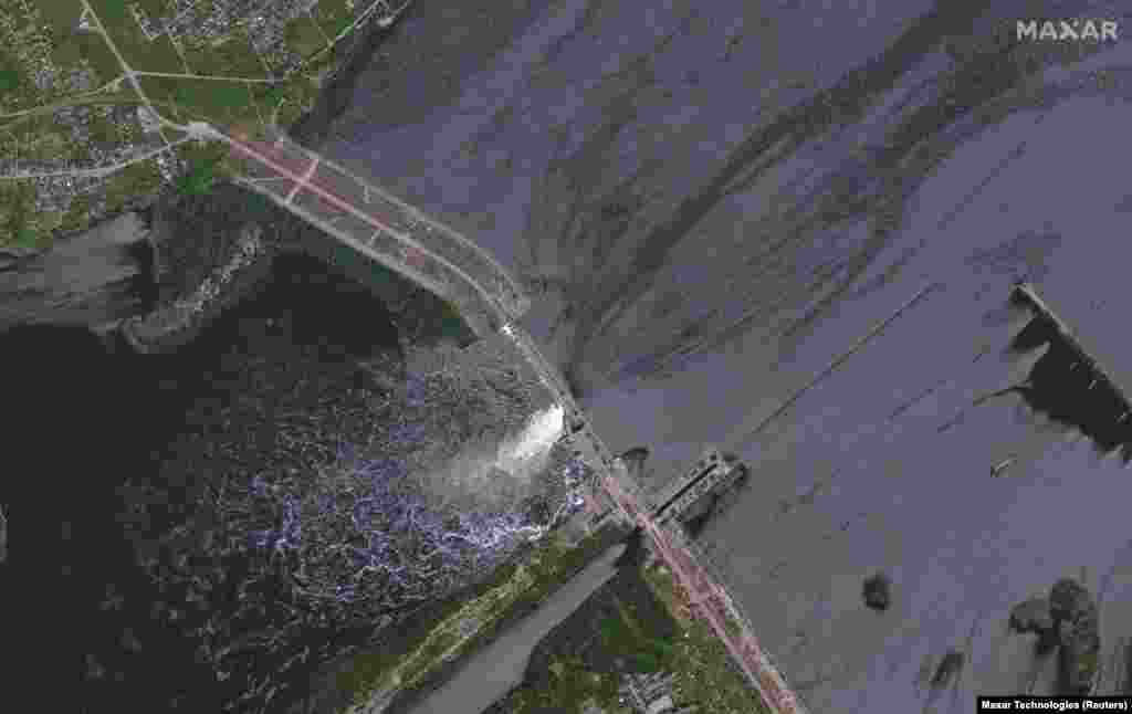 Distrugerea unui baraj major din Ucraina dezlănțuie inundații, pe măsură ce autoritățile încep evacuarea. 