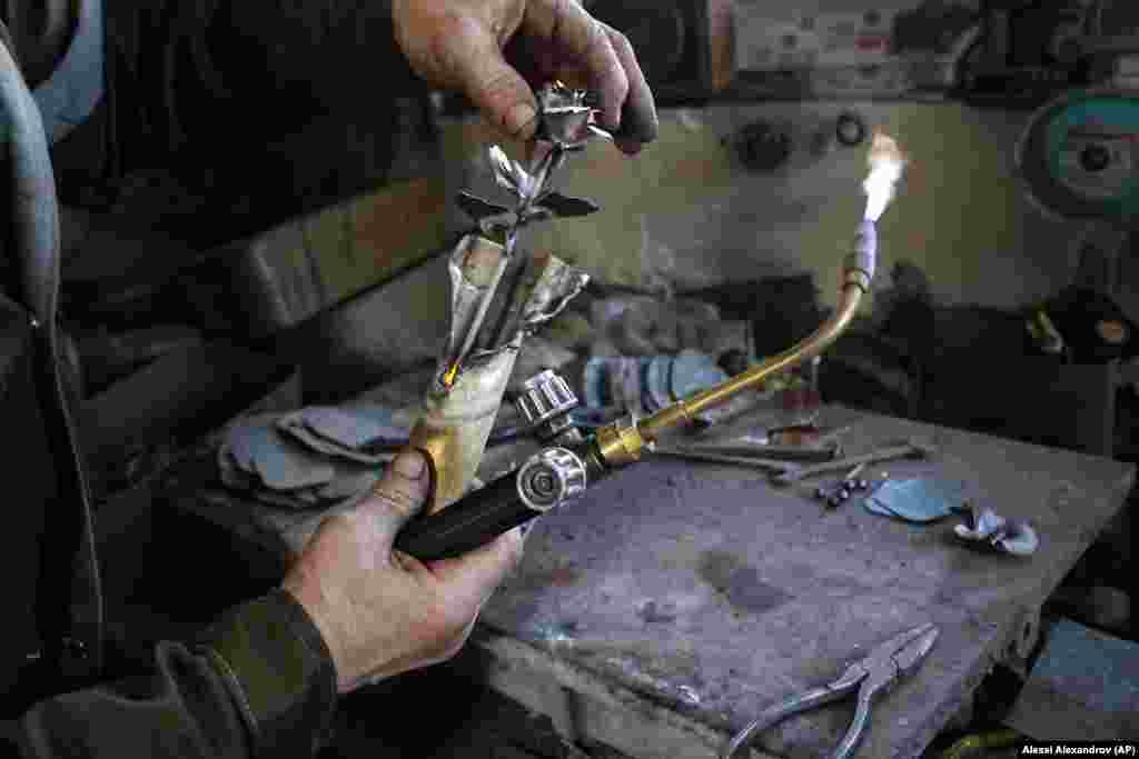 “Real flowers will not last long, but my roses will be a reminder for a long time,” the blacksmith says.