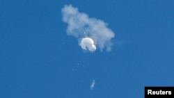 Kineski balon, za koji se sumnja da je špijunski, nakon obaranja 4.februara 2023. u Južnoj Karolini, SAD. Foto: Reuters
