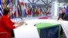 Шарль Мішель спілкується з журналісткою Радіо Свобода Зоряною Степаненко під час інтерв’ю