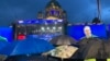 Detalj sa mitinga tokom govora predsednika Srbije (26. maj 2023. godine)