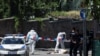 Policija na terenu nakon napada ispred Ambasade Izraela u Beogradu, 29. juna 2024.