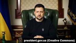 «Є цього тижня рух і на зміцнення нашої духовної незалежності. Суспільство це бачить. І я бачу схвалення українцями цих наших кроків – цілком законних. І ми продовжимо цей наш рух», – сказав Володимир Зеленський