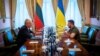 Президент України Володимир Зеленський і президент Литви Гітанас Науседа (ліворуч). Київ, 23 серпня 2023 року 