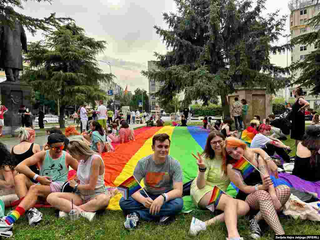 Učesnici Parade u parku, prije početka.