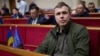 За словами Романа Костенка, тепер Бахмут «триматимуть» і штурмуватимуть російські десантники і так звані «кадирівці» з полку «Ахмат», які заходять туди на зміну «вагнерівцям»