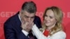 Premierul Marcel Ciolacu și Gabriela Firea sunt din nou în relații bune. Nu au încotro. După eșecul cu medicul Cătălin Cîrstoiu, retras din cursă, liderul PSD a trebuit să apeleze la Firea, a cărei candidatură o refuzase acum o lună.