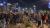 Protrest na poziv opozicione koalicije "Srbija protiv nasilja". Okupljeni idu ka zgradi Radio-televizije Srbije, 27. decembra 2023.