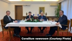 Premijer Kosova Aljbin Kurti, izaslanik EU MIroslav Lajčak, visoki predstavnik EU za zajedničku spoljnu politiku i bezbednost Žozep Borelj i predsednik Srbije Aleksandar Vučić u Briselu 18. marta 2023.