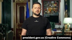 У картках відповідних документів на сайті парламенту вказано, що вони були повернуті до Верховної Ради з підписом голови держави 17 серпня