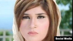 ۲۱ کلنه خوشبو د صوابۍ وه خو اوس یې په پېښور کط ژوند او فعالیت کولو: انځور له ټولنیزو رسنیو اخیستل شوی