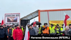 Польські фермери блокують рух на кордон із Україною. 9 лютого 2024 року 