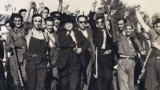 Ларго Кабальеро среди ополченцев-милисьянос, 1936
