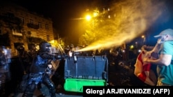 Ոստիկանությունը արցունքաբեր գազ է օգտագործում 
