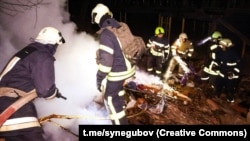 Рятувальники на місці російського обстрілу в Харкові, фото ілюстративне