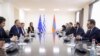 Հունաստանի ԱԳ նախարարը Երևանում է, հանդիպել է Միրզոյանի հետ