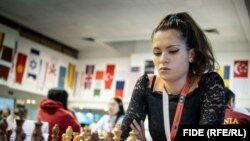 Белослава Кръстева по време на последната си партия срещу Кандела Франсиско Гекамбуру в Мексико Сити.