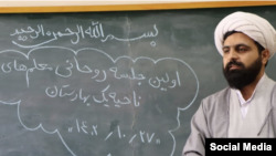 شورای هماهنگی تشکلهای صنفی فرهنگیان ایران چند روز پیش به خانوادههای ایرانی نسبت به عواقب حضور سیستماتیک روحانیون در مدارس هشدار داده بود