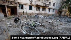 U ruševinama ukrajinskog opkoljenog grada Vuhledara