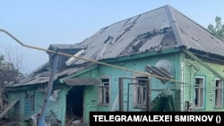 Суджа шаарындагы соккулардан кийинки турак үйдүн көрүнүшү. Курск облусу. 