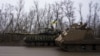 Українські військовослужбовці біля Бахмуту на Донеччині, 8 березня 2023 року