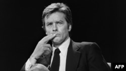 Ален Делон в студиото на телевизия TF1, 24 ноември 1981 г.
