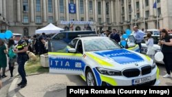 Poliția Rutieră a început să fie dotată cu mașini BMW, în urma unui contract în valoare de 98 milioane de lei fără TVA. Noile mașini vor înlocui dreptat Loganurile produse de Dacia.