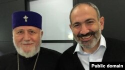 Ամենայն հայոց կաթողիկոսի և Հայաստանի վարչապետի առաջին սելֆին, սեպտեմբեր, 2018թ.