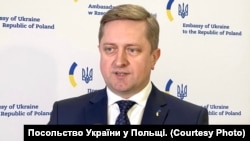 Президент України Володимир Зеленський звільнив посла України у Польщі Василя Зварича
