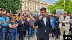 Кирил Петков от "Продължаваме промяната" на протеста срещу президента Румен Радев