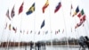Podizanje švedske zastave na ceremoniji ispred sjedišta NATO-a nakon pristupanja ove nordijske zemlje vojnom savezu, u Briselu, Belgija, 11. marta 2024.