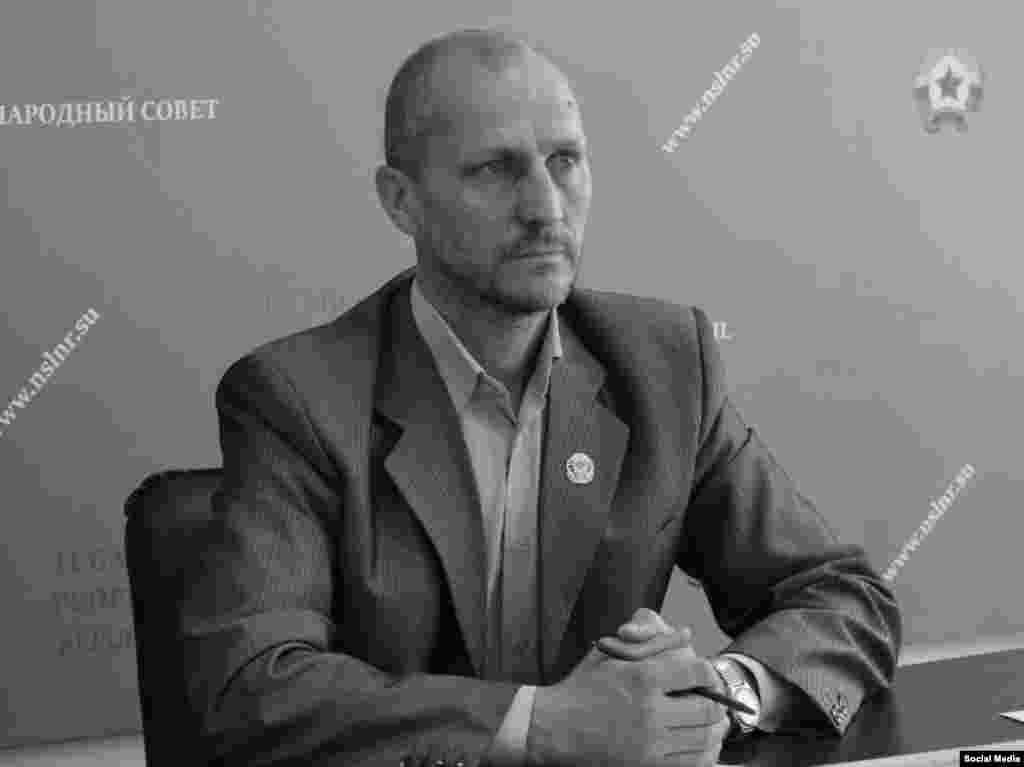 Oleh Popov, 1972-2023 Rođen u regiji Lugansk u sovjetskoj Ukrajini, Popov je vodio posao izrade trikotaže prije nego što se uključio u separatistički pokret koji podržava Rusija. Bio je de facto poslanik u dijelu regije Luhansk pod kontrolom separatista. U septembru 2022. njegova "smrt" je lažno prijavljena, u kasnijim navodima separatističkih vlasti opisana kao "operativna igra". U decembru 2023. ubijen je u Luhansku od bombe skrivene u njegovom automobilu, navodno od strane ukrajinskog tima za ubistva.