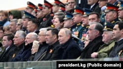 Садыр Жапаров Орусиянын жана башка өлкөлөрдүн лидерлери менен. Москва, Орусия. 9-май, 2024-жыл. 