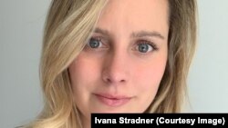 Ivana Stradner, naučna saradnica u Fondaciji za odbranu demokratija u Vašingtonu ocenila je u intervjuu za Radio Slobodna Evropa da Rusiji odgovara sukob na Balkanu, gde, kako kaže - "vodi hibridni rat". 