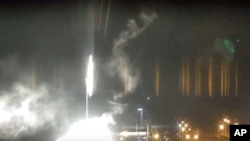 Explozie la centrala nucleară Zaporojie, în timpul atacului forțelor Rusiei din 4 martie. Acestea au capturat centrala.