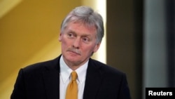 Речник російського президента Дмитро Пєсков заявив, що відповідна інформація «не відповідає дійсності»