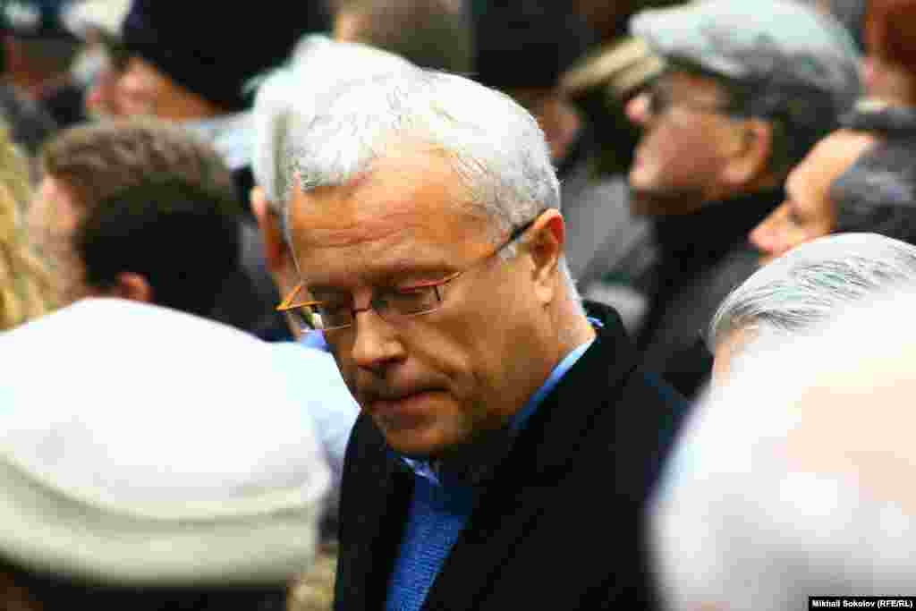 Совладелец "Новой газеты" Александр Лебедев 7 октября 2013 года..