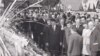 3 octombrie 1971. Vizita conducerii de partid în frunte cu Nicolae Ceauşescu și Emil Bodnăraș la CAP Sineşti de Ziua Recoltei. Sursa: comunismulinromania.ro (MNIR)