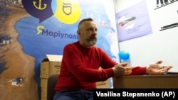 «Формально-вигаданий привід – відсутність підтвердження права власності та особистості. Тому, що відсутні домові книги, які згоріли у конторі лісгоспу в Маріуполі», – Петро Андрющенко