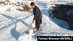 په تیرا میدان کې د واورو ورېدو لړۍ پیل شوې ده. 