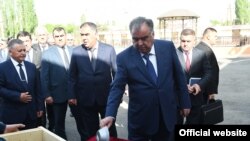 Эмомалӣ Раҳмон, президенти Тоҷикистон, сафари худ ба вилояти Суғдро оғоз кард.
