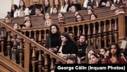 România are doar două universități în topul celor mai bune 1.000 din lume. Calitatea învățământului superior din țară lasă mult de dorit, spun experții. Imagine generică, de la inaugurarea noului an universitar la UMF Carol Davila.