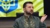  Președintele Volodimir Zelenski a purtat o „vîșîvanka” tradițională, o tunică brodată ucraineană, pentru declarația sa din 18 mai, data la care Ucraina marchează cea de-a 79-a aniversare a deportării tătarilor din Crimeea în Asia Centrală din epoca lui Stalin.