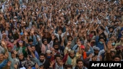 د تحریک لبیک پاکستان پلویان اسلام اباد ته روان دي. 