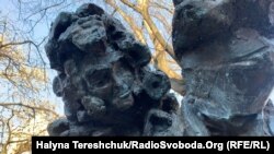 Скульптура Ксавера Моцарта, сина видатного композитора, у Львові викликала неоднозначні думки